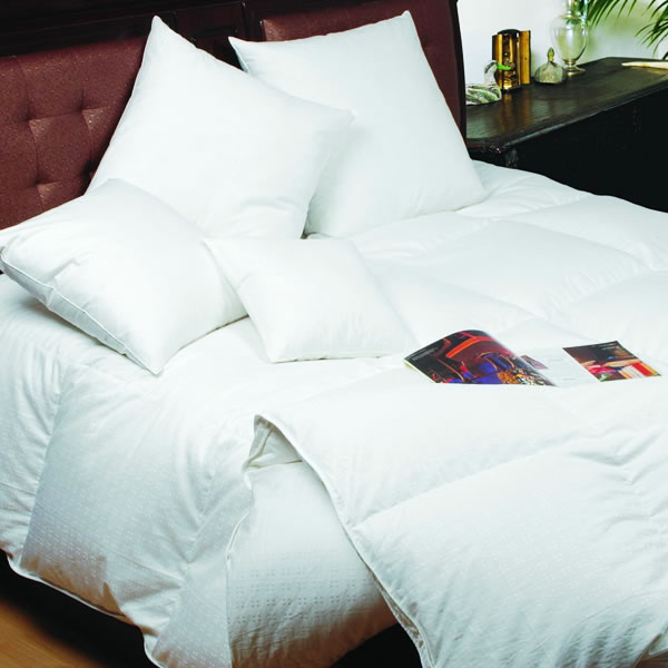 Polyester Fill Vs Down Fill Comforter at Benita Taft blog